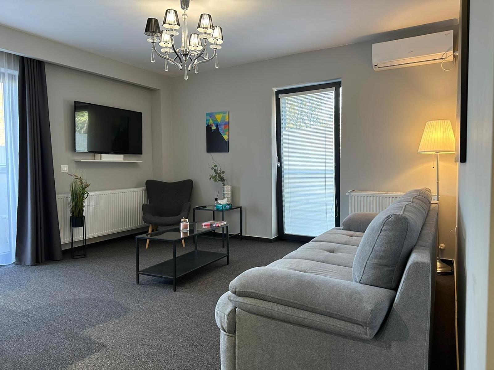 Luxury Glam Apartments & Studios Near Coresi Mall Braşov Exterior foto