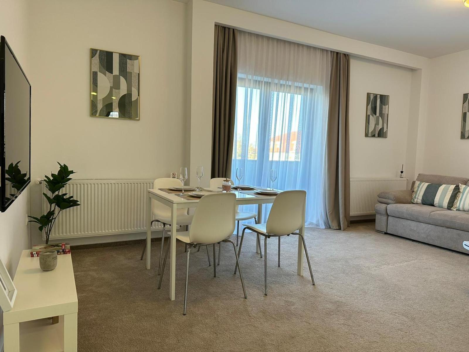 Luxury Glam Apartments & Studios Near Coresi Mall Braşov Exterior foto