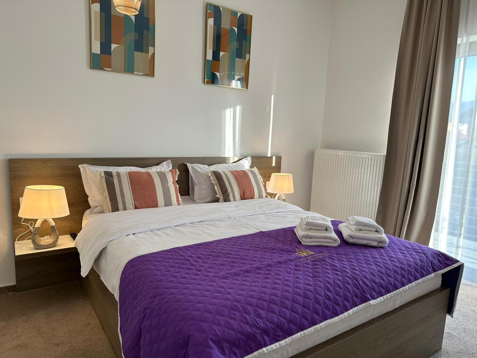 Luxury Glam Apartments & Studios Near Coresi Mall Braşov Exterior foto