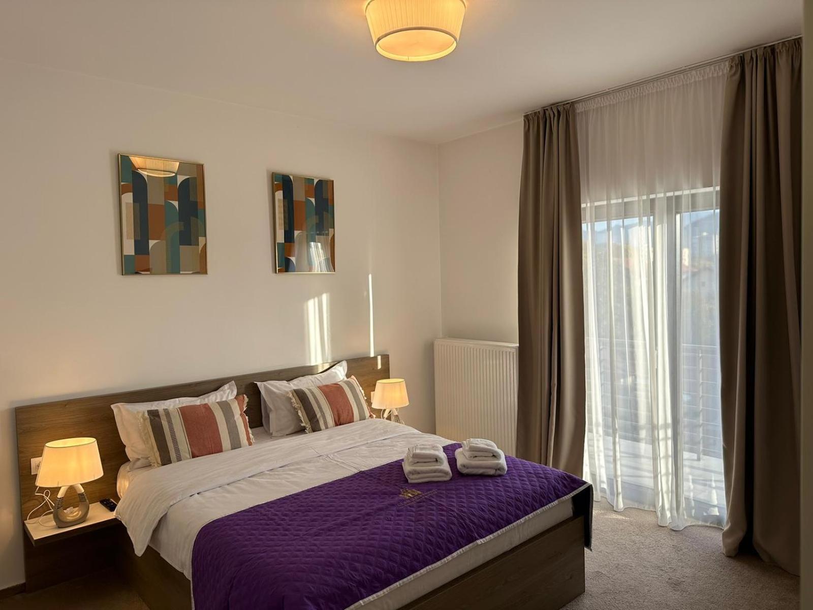 Luxury Glam Apartments & Studios Near Coresi Mall Braşov Exterior foto
