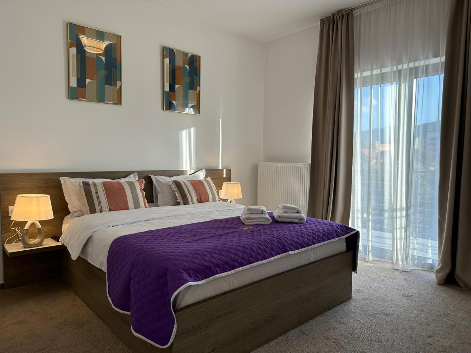 Luxury Glam Apartments & Studios Near Coresi Mall Braşov Exterior foto