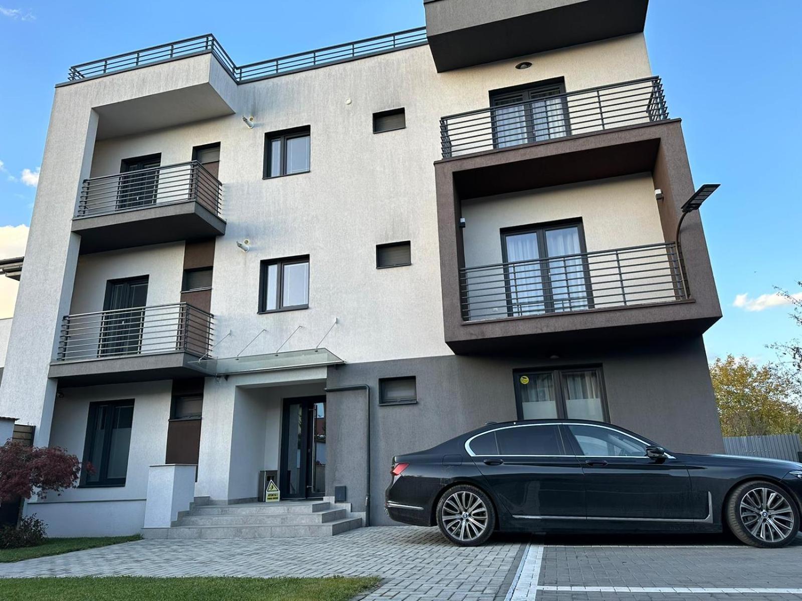 Luxury Glam Apartments & Studios Near Coresi Mall Braşov Exterior foto